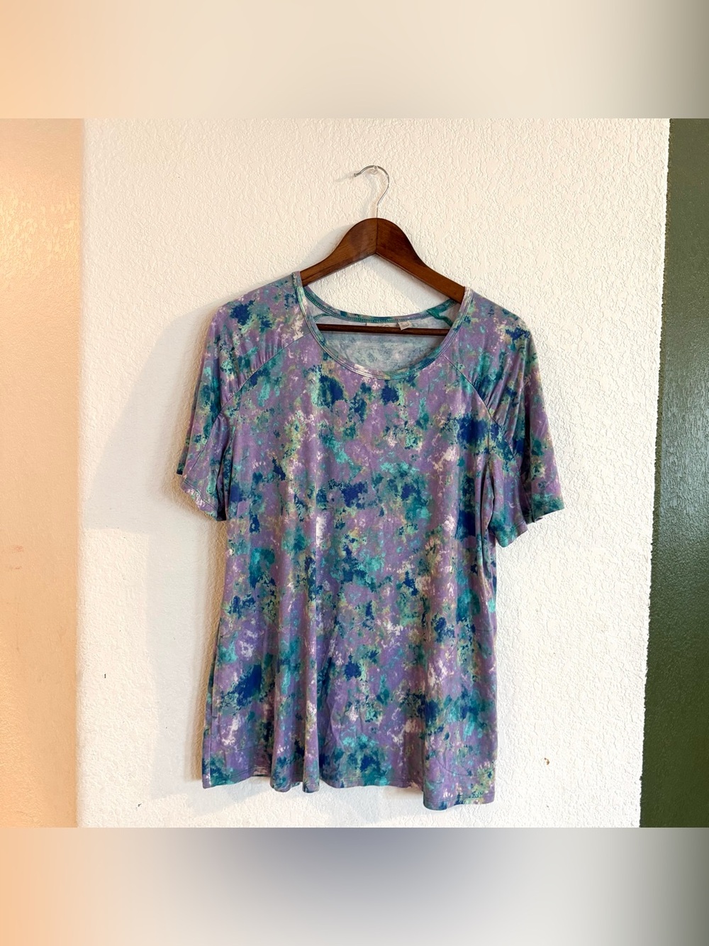 LOGO Lori Goldstein Womens Shirt Top Purple Green Tie Dye Soft Size Large